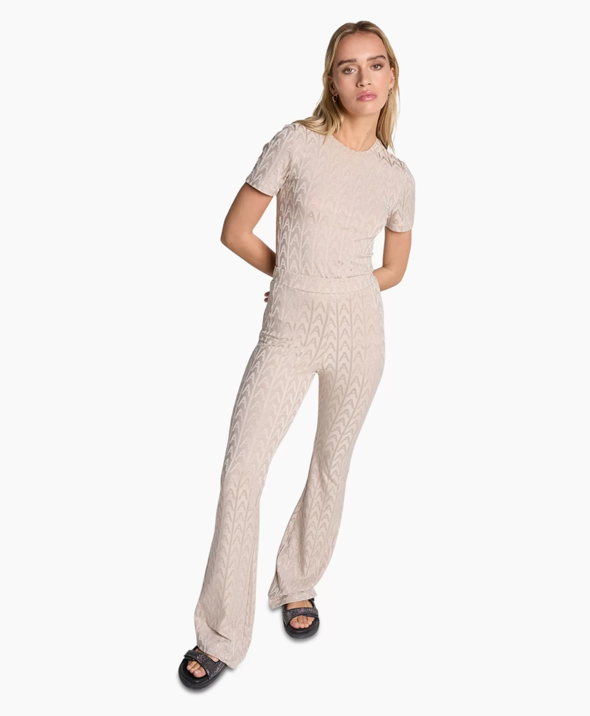 Discount T-Shirt Korte Mouw Knitted A Jacquard Zand Dames T-Shirts & Tops