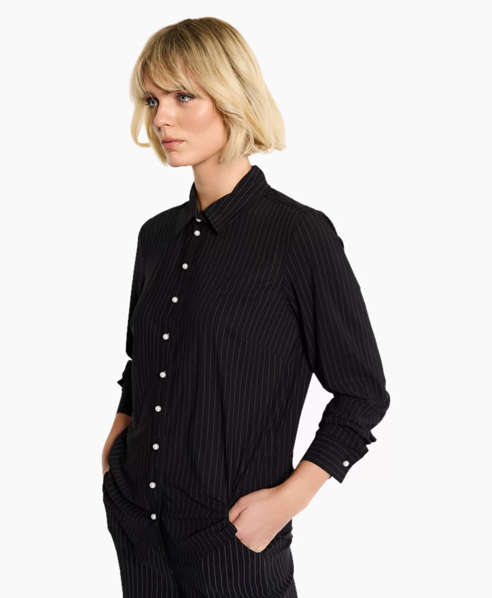 Hot Blouse Bobby Pearl Pinstripe Zwart Dessin Dames Blouses